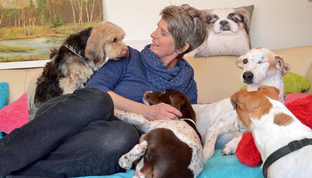 Franziska Feldsieper mit Hunden (Foto: © Wolfgang Herfort)
